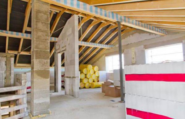 L'isolation des combles dans la maison neuve