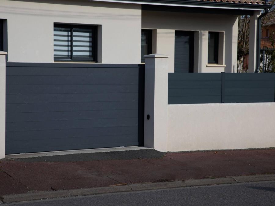 Portail coulissant en aluminium : idéal pour les petits espaces