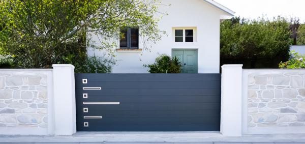 Portail coulissant moderne